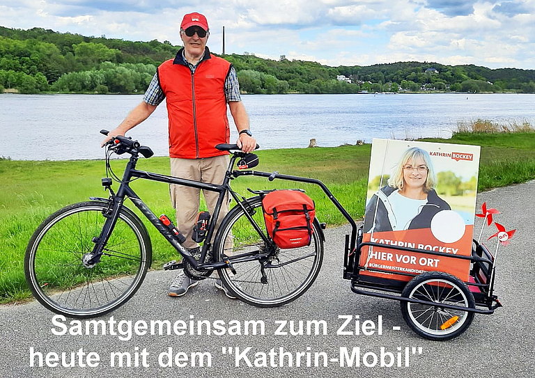 Wolfgang_mit_Kathrin_Mobil.jpg 